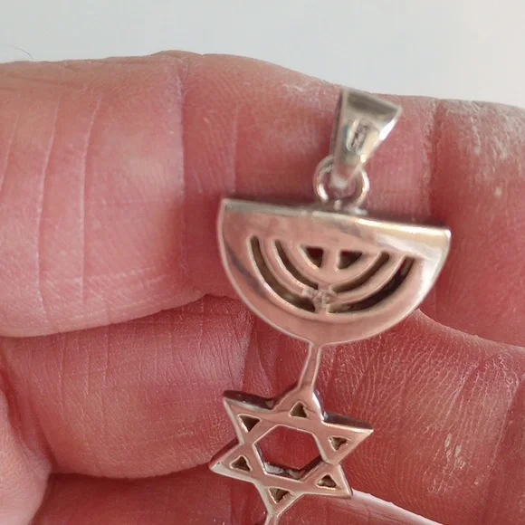 One New Man Pendant - Picture 2 of 3